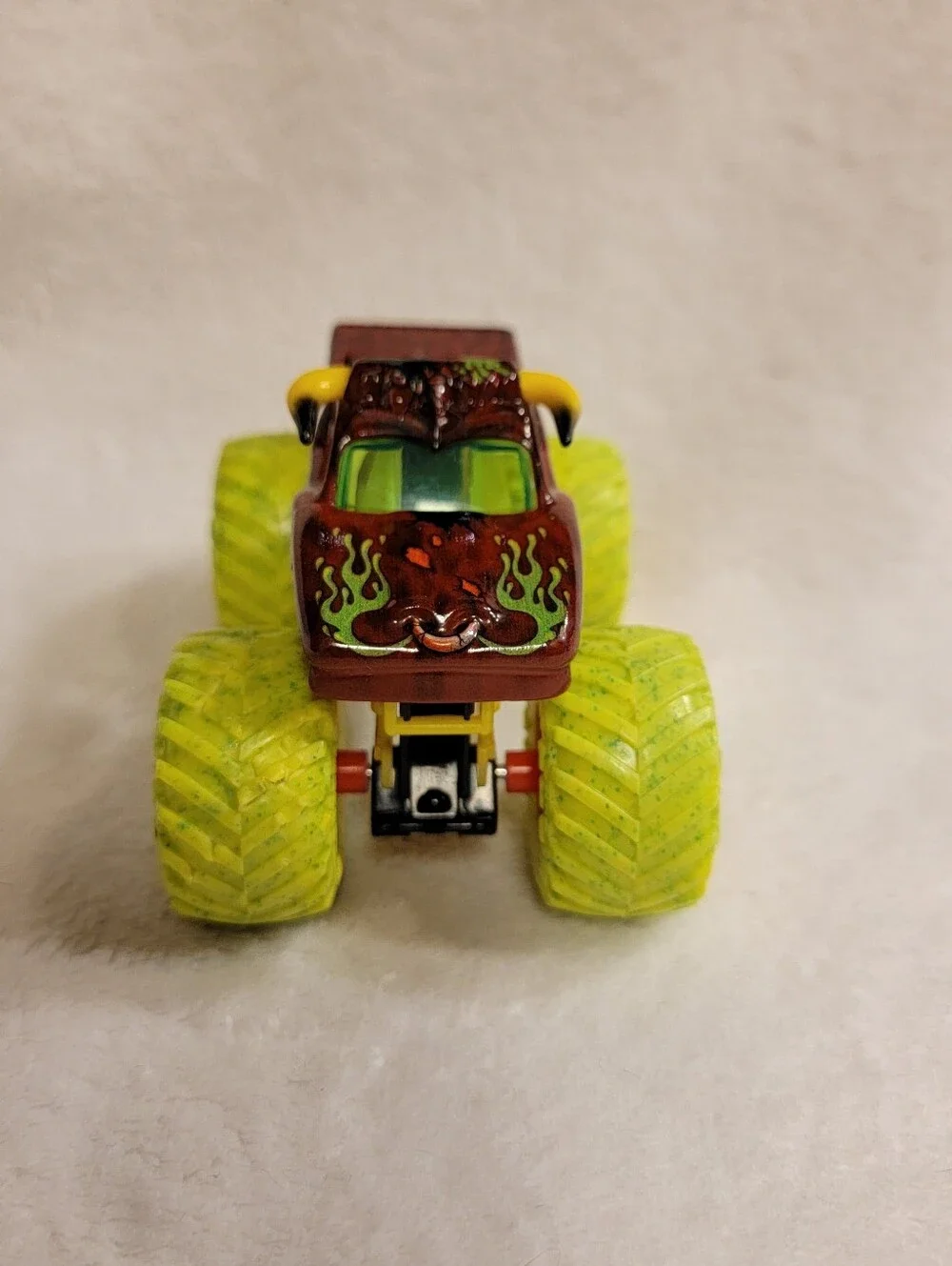 Monster Jam El Toro Loco Zombie Invasion Monster Truck 1:64 Diecast Neon Tires